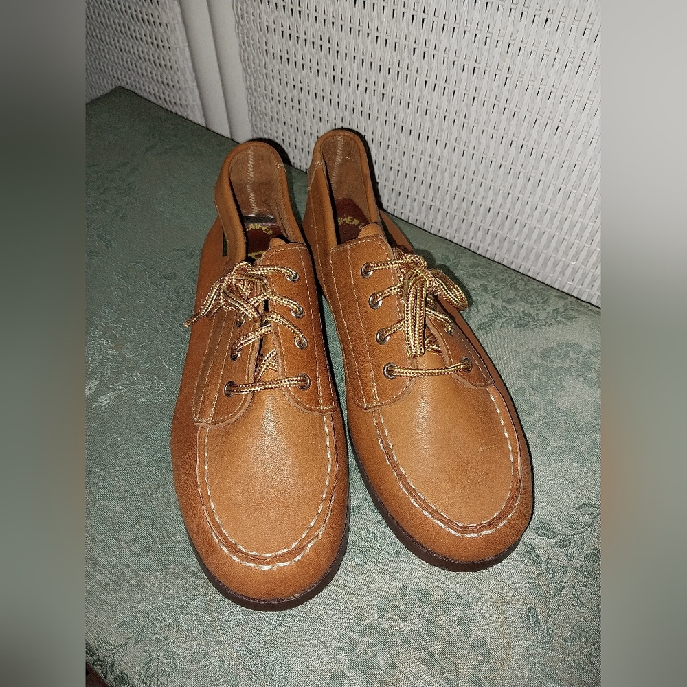 Sperry-top tan leather loafer boat shoes